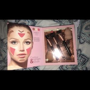 Make up brush and beauty blender 5